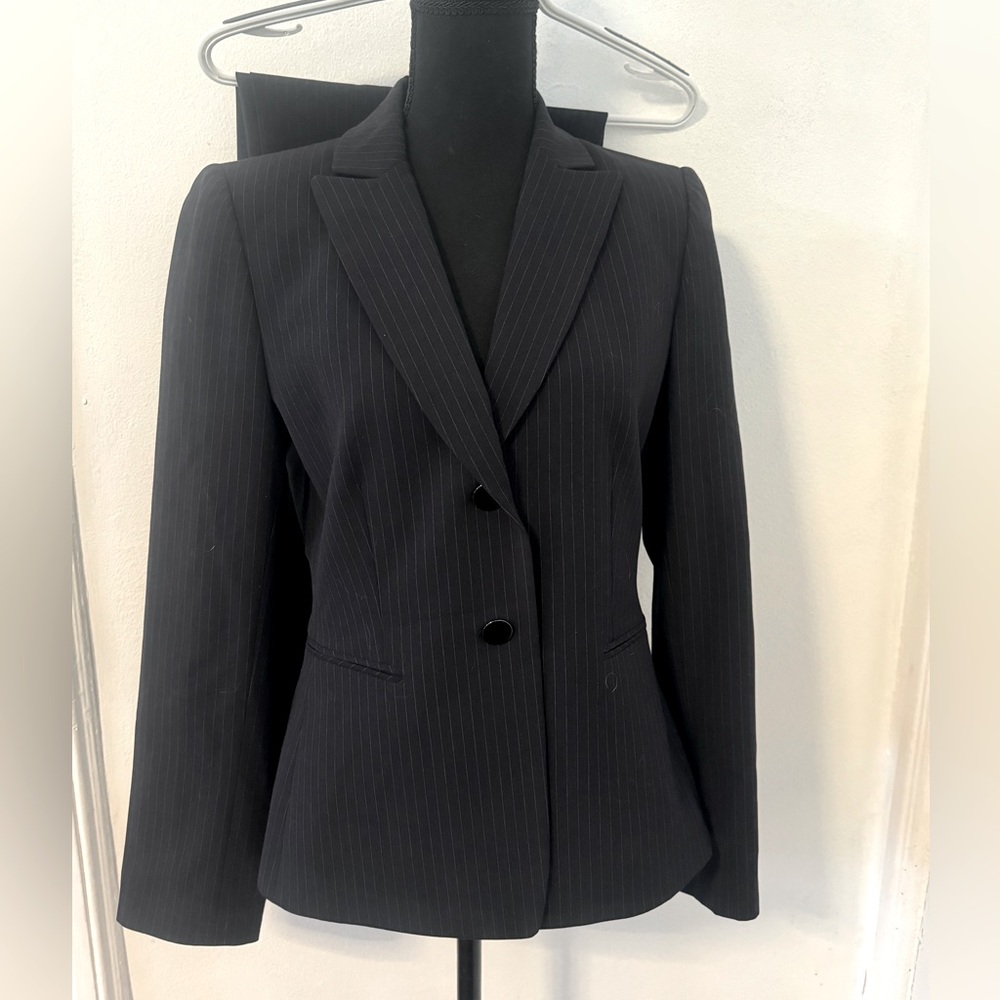 Tahari 2pc ladies pant suit